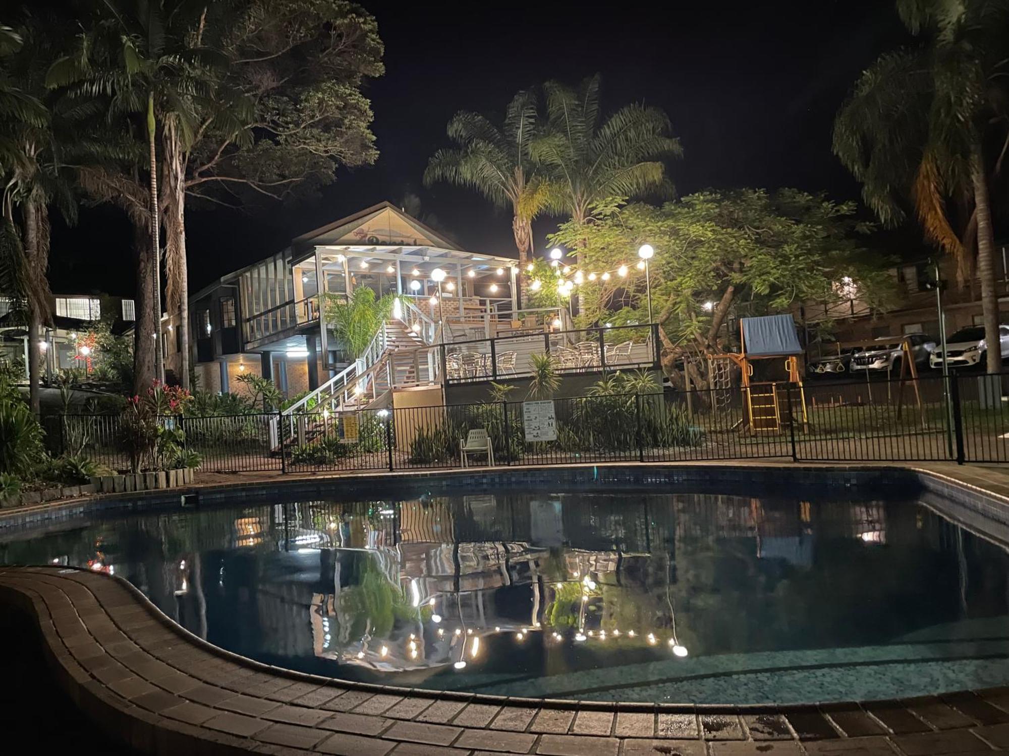 Country 2 Coast Motor Inn Coffs Harbour Bagian luar foto
