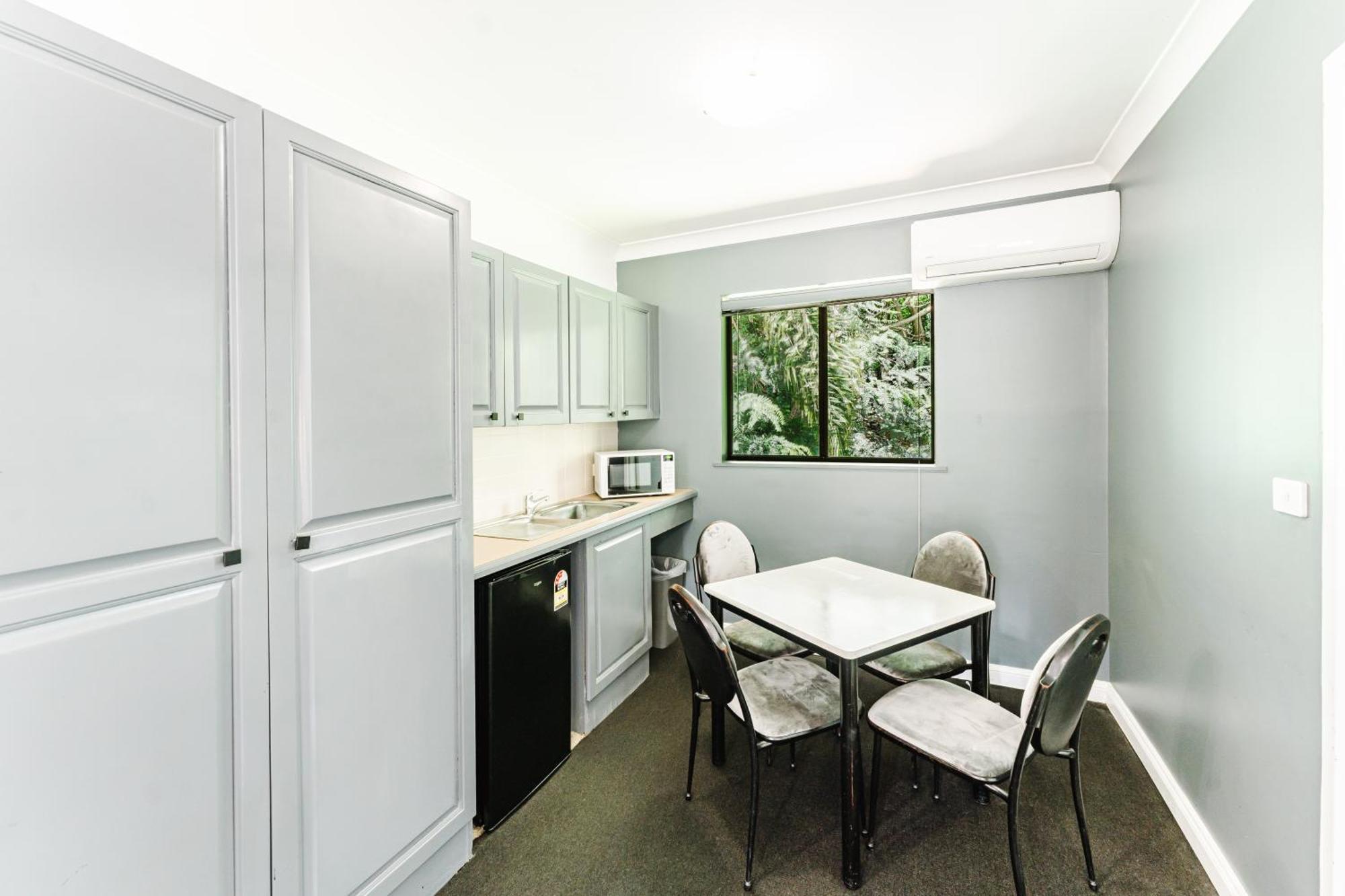 Country 2 Coast Motor Inn Coffs Harbour Bagian luar foto