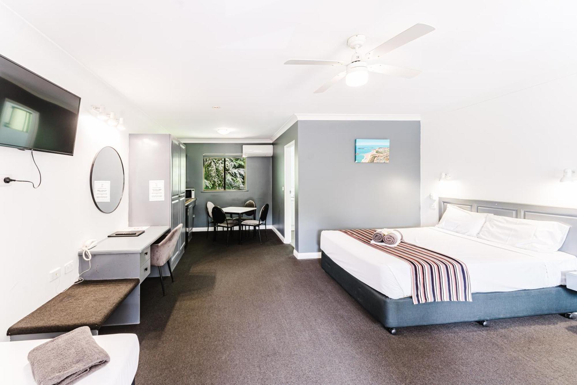 Country 2 Coast Motor Inn Coffs Harbour Bagian luar foto