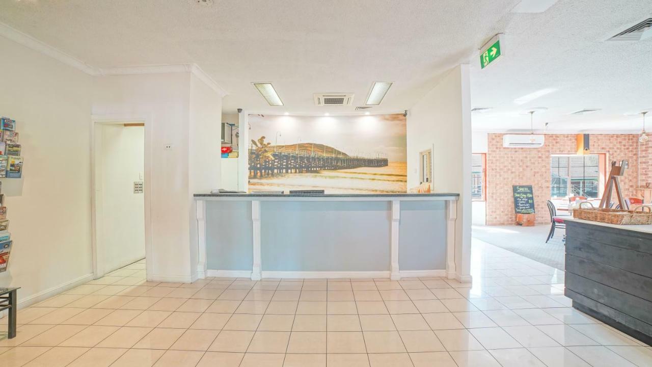 Country 2 Coast Motor Inn Coffs Harbour Bagian luar foto