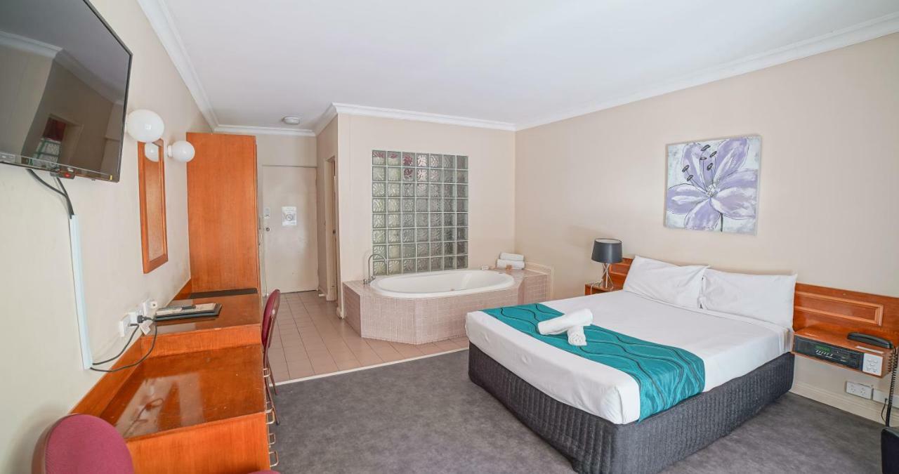 Country 2 Coast Motor Inn Coffs Harbour Bagian luar foto