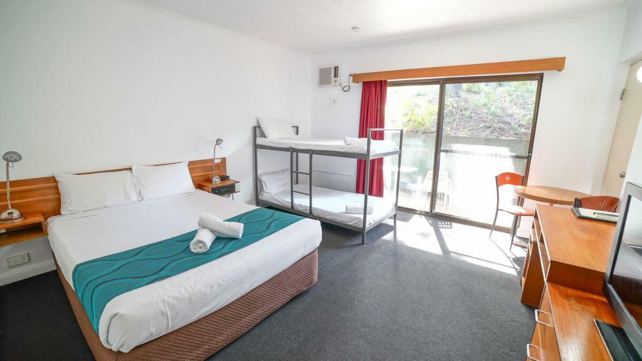 Country 2 Coast Motor Inn Coffs Harbour Bagian luar foto
