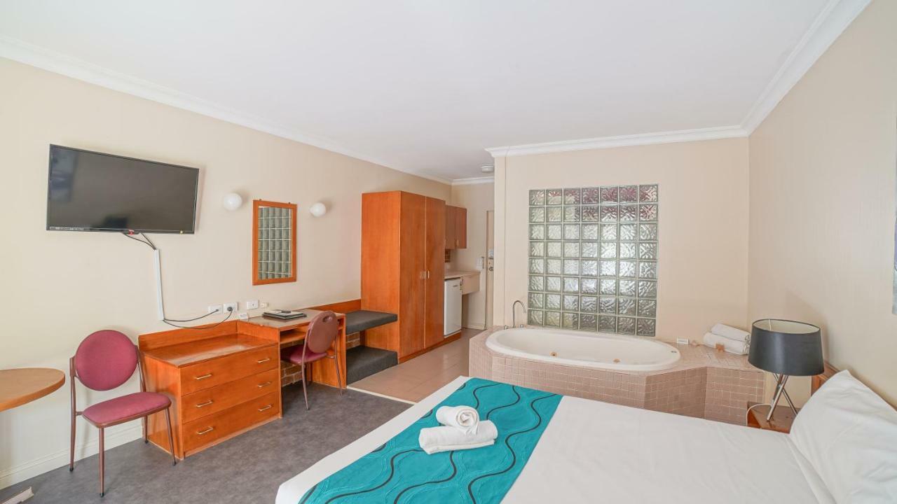 Country 2 Coast Motor Inn Coffs Harbour Bagian luar foto
