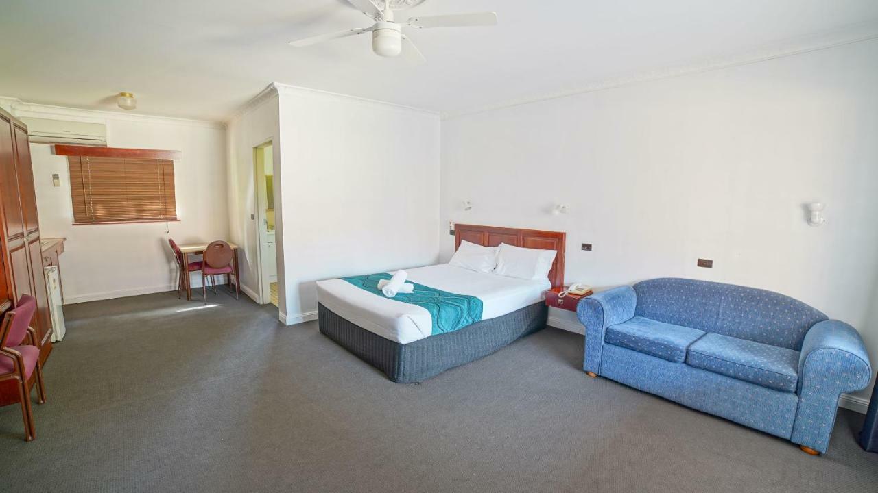 Country 2 Coast Motor Inn Coffs Harbour Bagian luar foto