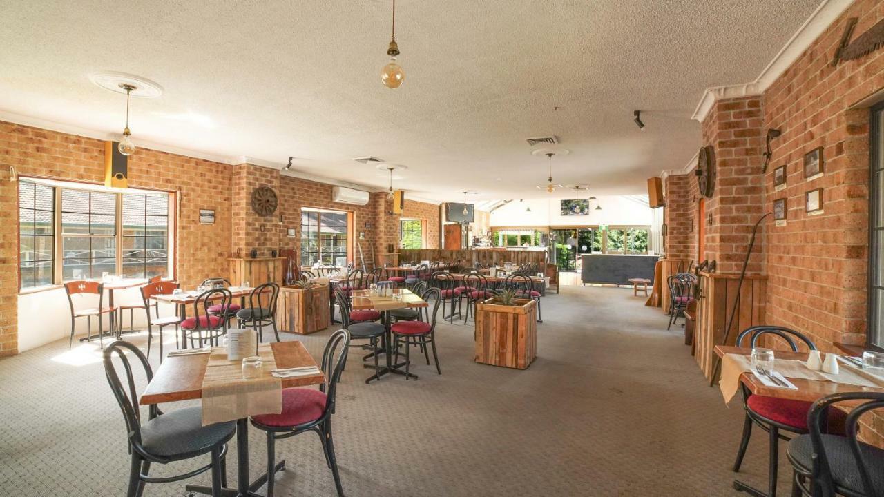 Country 2 Coast Motor Inn Coffs Harbour Bagian luar foto